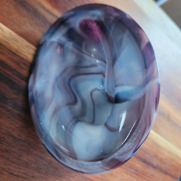 Westmorland slag glass milk and purple cat figurine - Picture 6 of 6